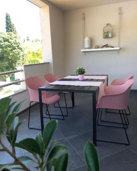 Zman Apartment | Apartments Nenich Aves