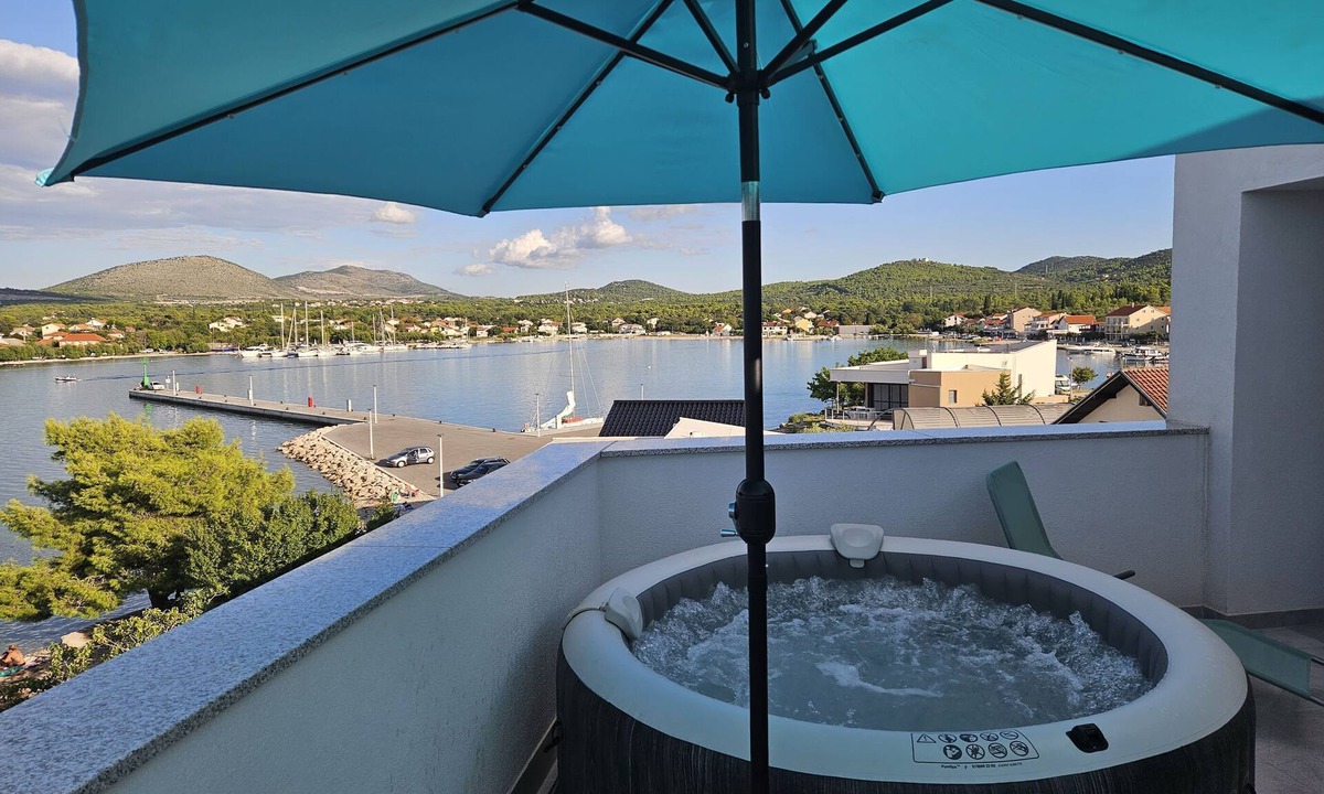 Bilice Apartment | Apartments Picikato (96931-A4) - Sibenik
