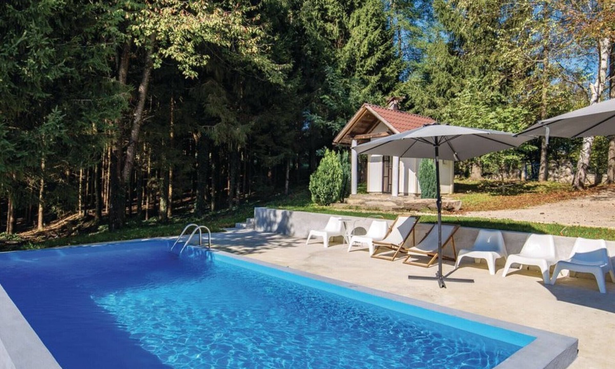 Municipality of Plaski Apartment | Apartments & Rooms Latin - Quadruple Room