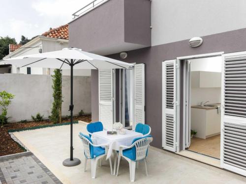 Gruz Apartment | Apartments Villa Karmen - Comfort One-Bedroom Apartment with Terrace Marine