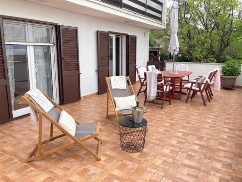Klenovica Apartment | Apartments with parking space Klenovica, Novi Vinodolski - 24098