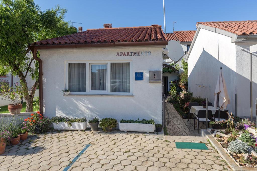 Brulo Apartment | Apartments with parking space Porec - 7154