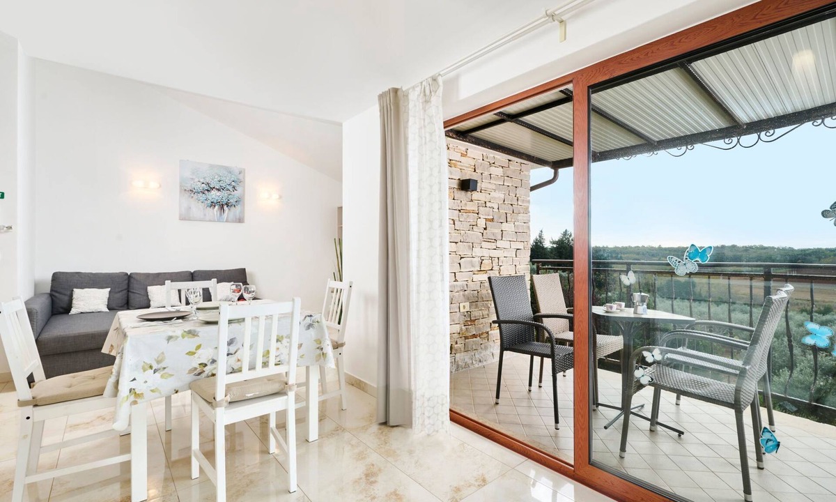Basanija Apartment | App für bis zu 6 Personen. by Interhome