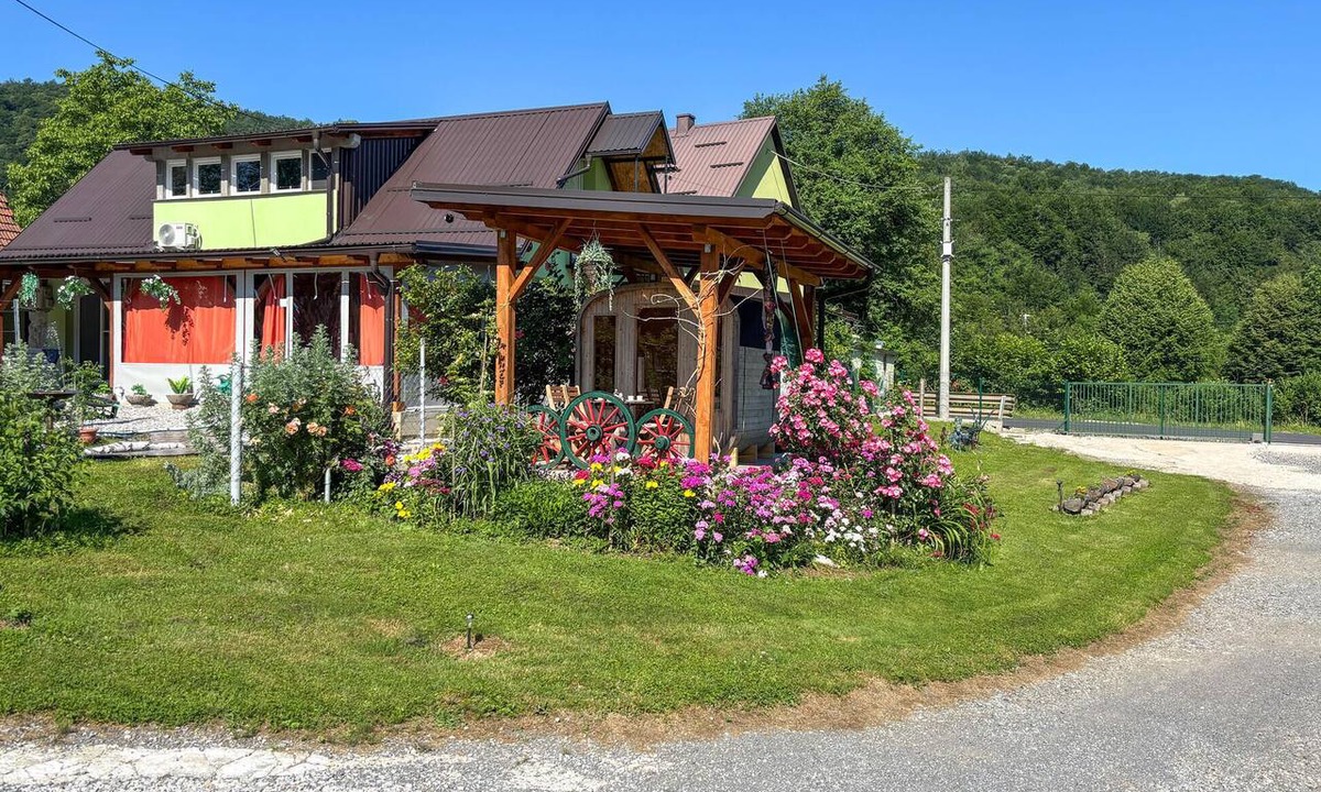 Ogulin Apartment | Awesome apartment in Hreljin Ogulinski with sauna