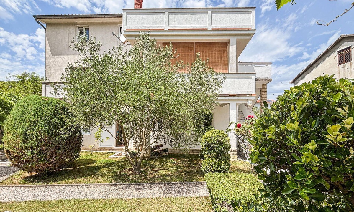 Rab Town Apartment | Awesome apartment in Supetarska Draga with WiFi