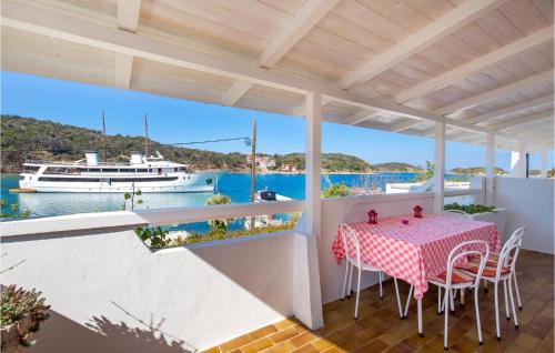Supetarska Draga Apartment | Awesome Apartment In Supetarska Draga With Wifi