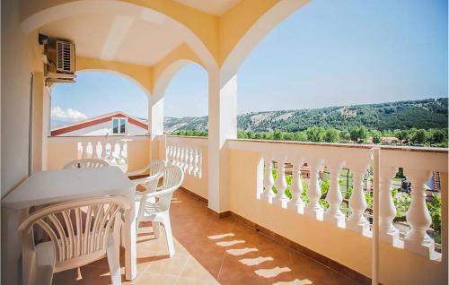 Lopar Apartment | Awesome Apartment In Lopar With House Sea View