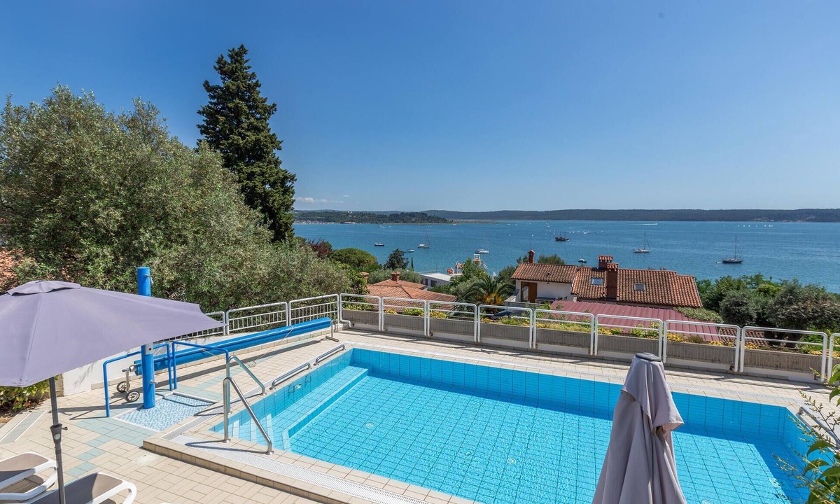 Portoroz Apartment | Awesome apartment in Portoroz with house sea view