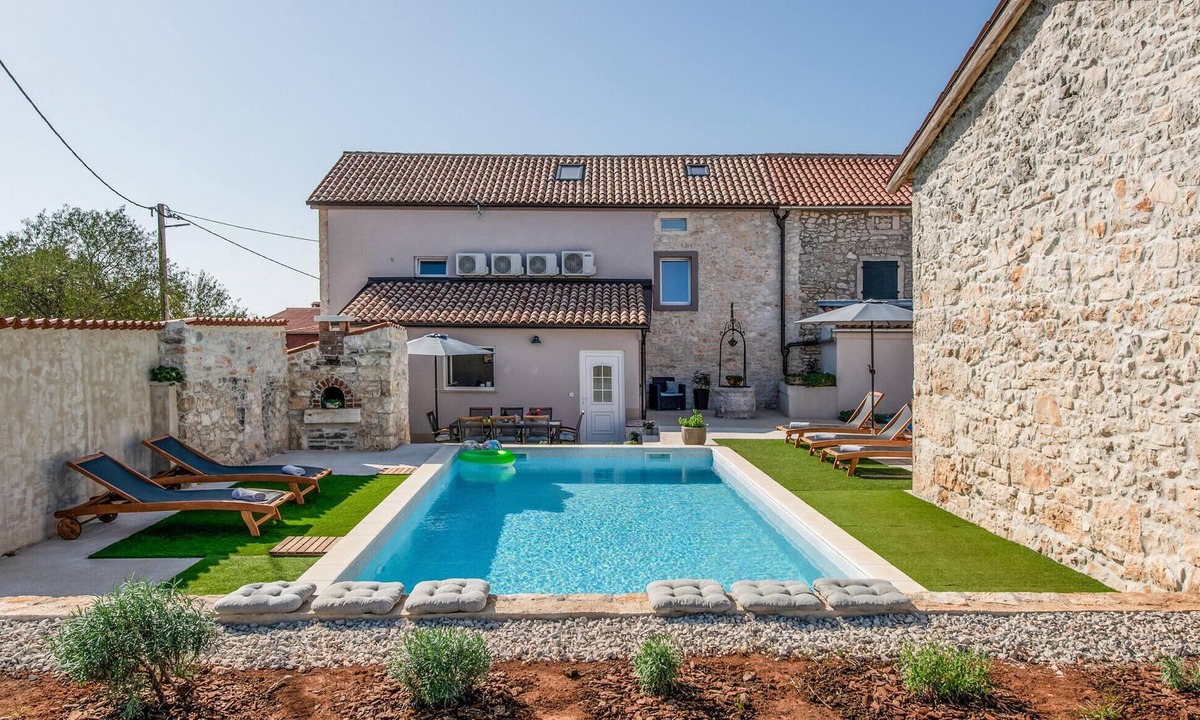 Cokuni House | Awesome home in Duga Uvala