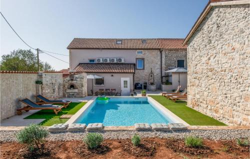 Cokuni House | Awesome Home In Duga Uvala