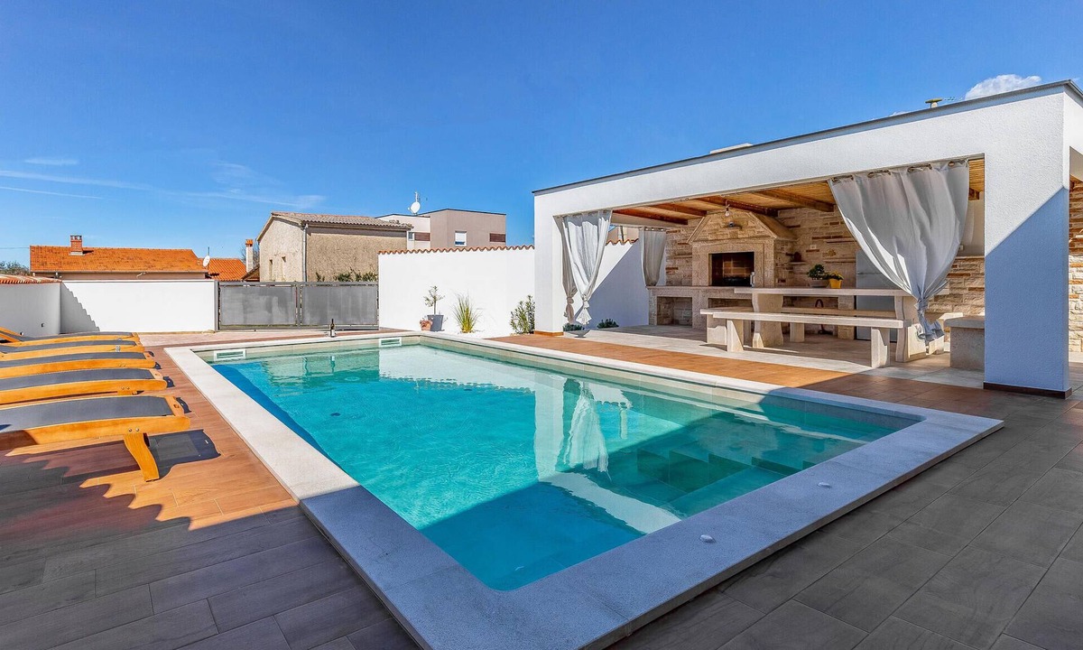 Galizana House | Awesome home in Galizana