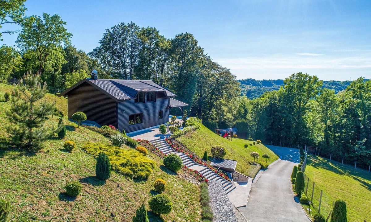 Lepajci House | Awesome home in Gornja Pacetina with sauna
