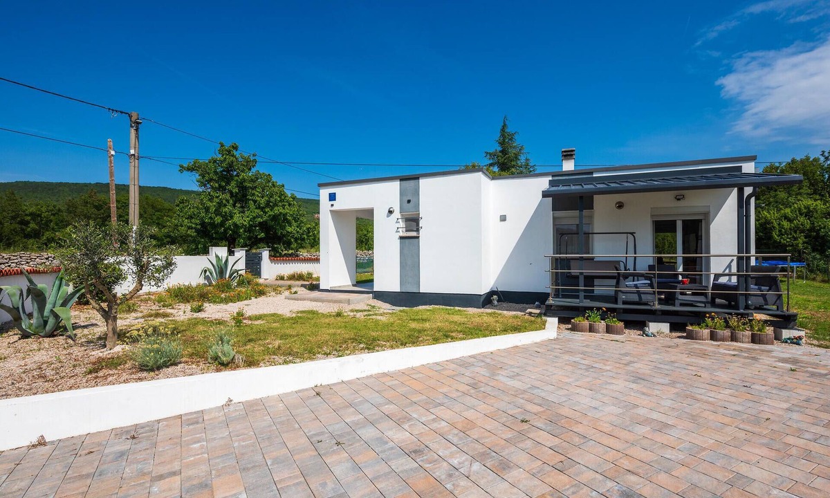 Trgetari House | Awesome home in Koromacno with WiFi