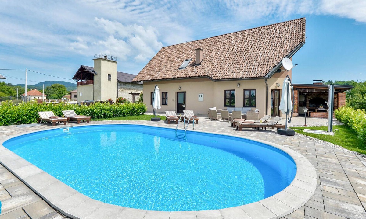 Krasic House | Awesome home in Krasic with sauna