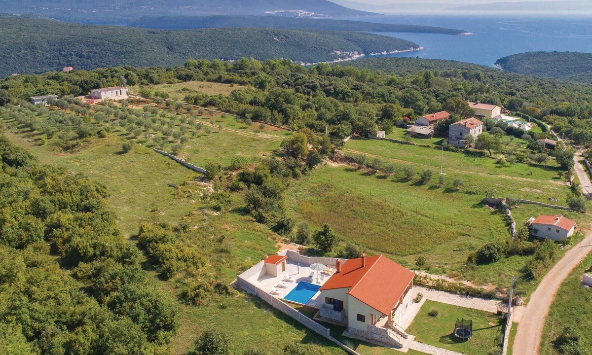 Peruski House | Awesome home in Krnica