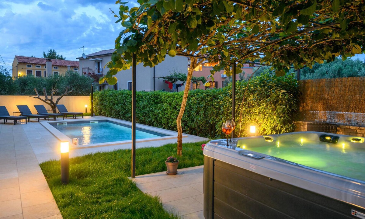 Krnica House | Awesome home in Krnica