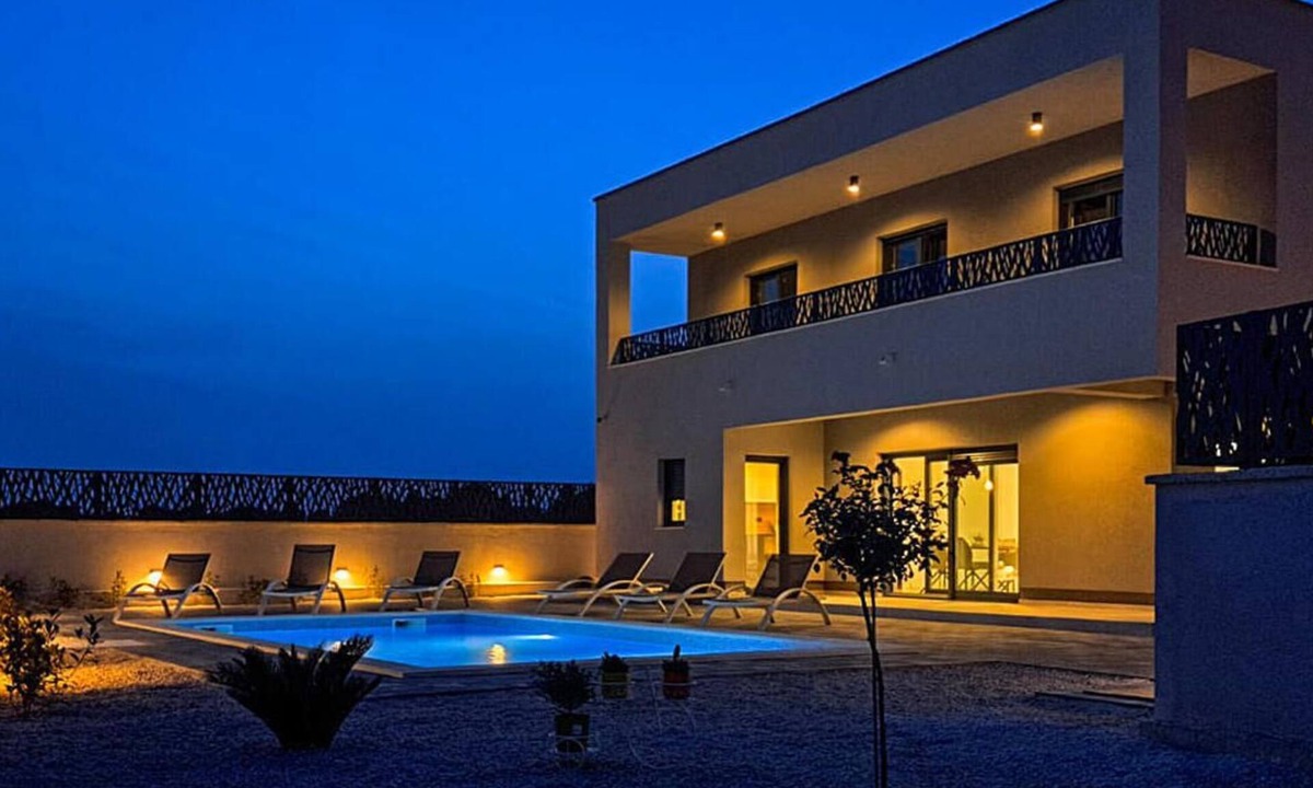 Pirovac House | Awesome home in Pirovac with private swimming pool, can be inside or outside