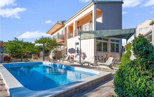 Razanj House | Awesome Home In Razanj