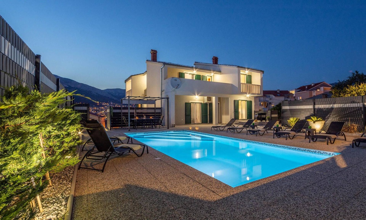 Solin House | Awesome home in Solin