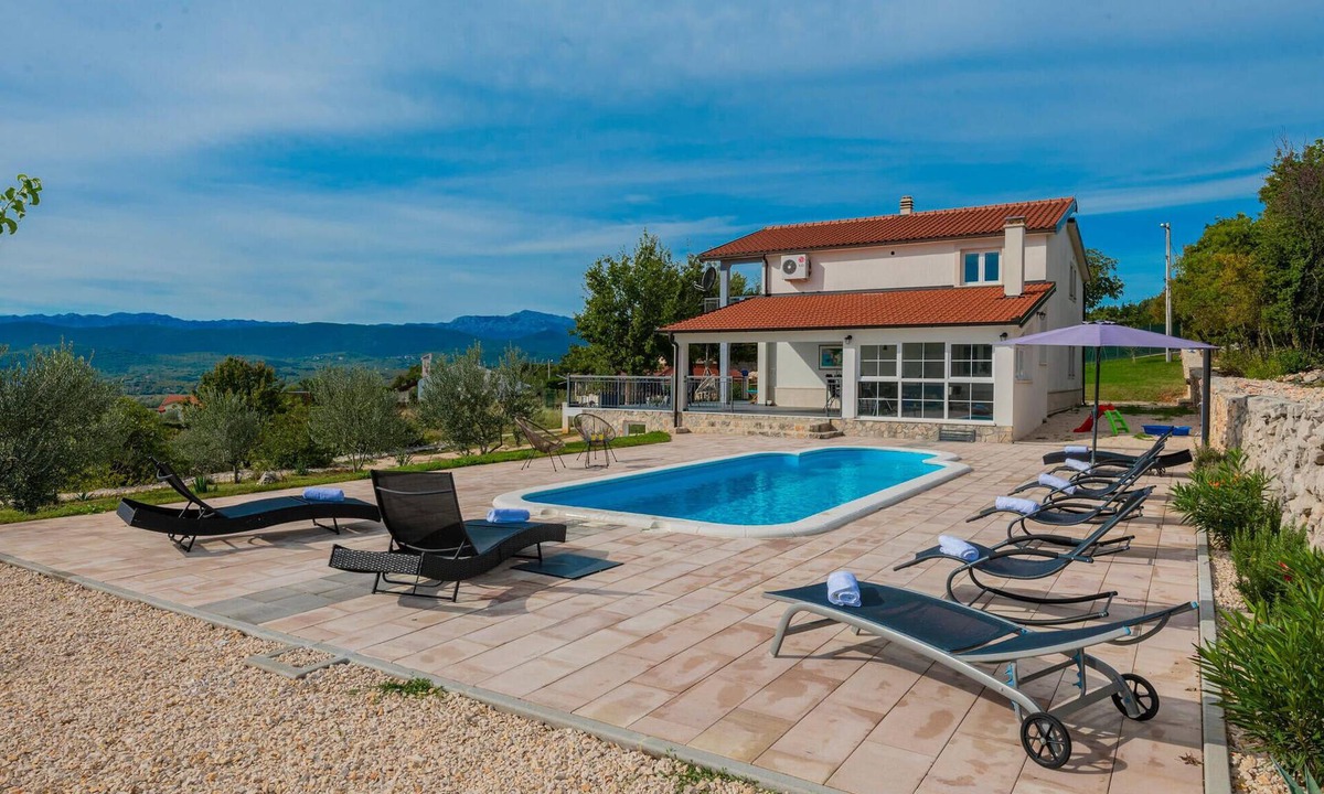 Imotski House | Awesome home in Vinjani Donji