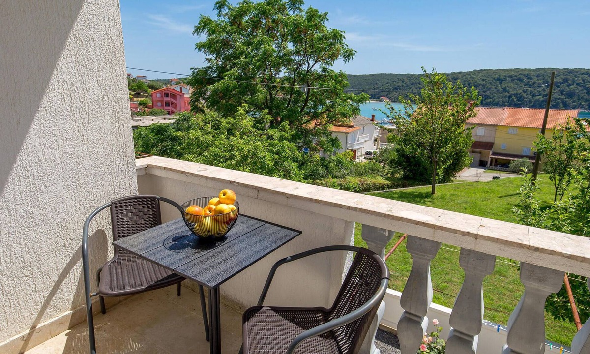 Kampor Apartment | Beach front apartment in Kampor