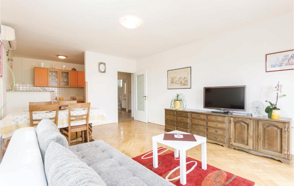 Sarsoni Apartment | Beach Front Apartment In Matulji
