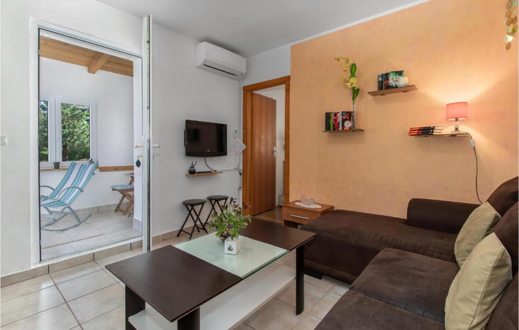 Smrika Apartment | Beach Front Apartment In Smrika