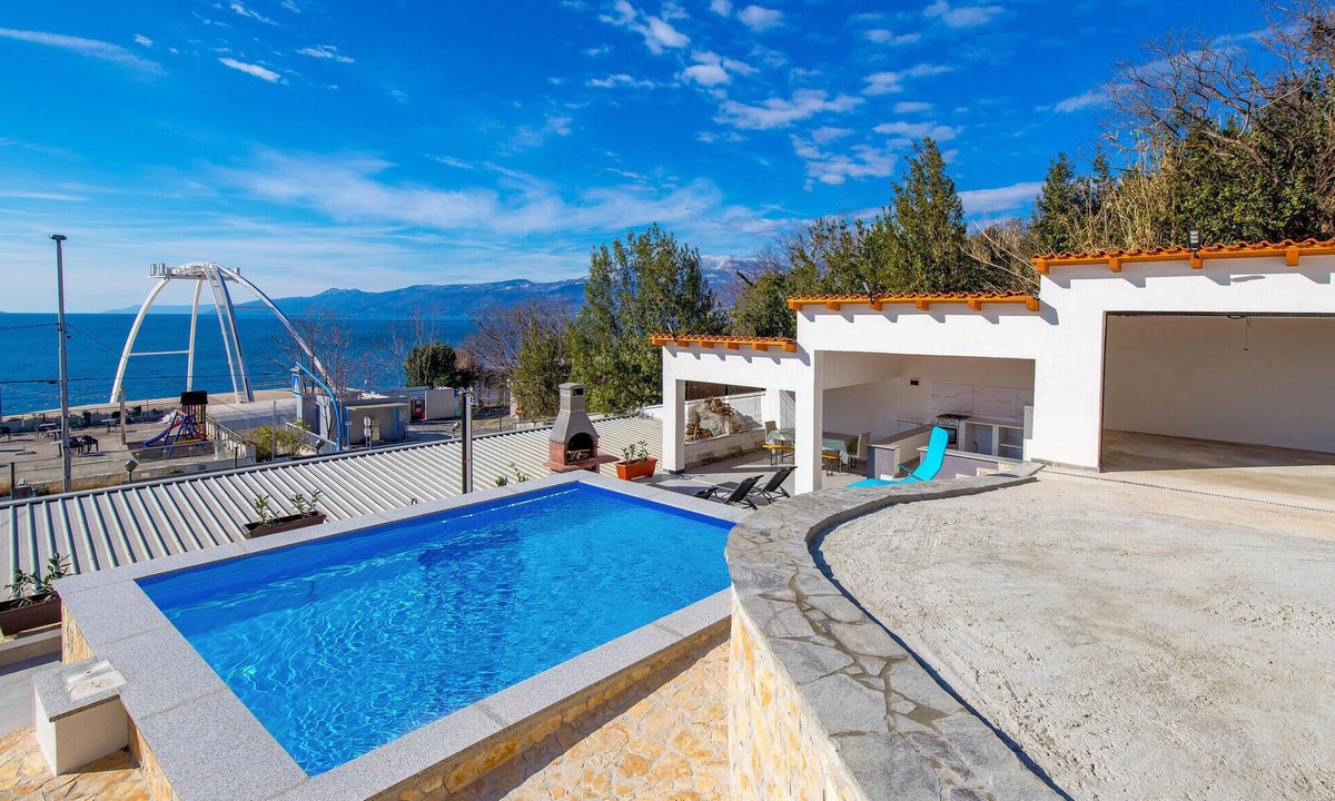 Sarsoni House | Beach front home in Rijeka