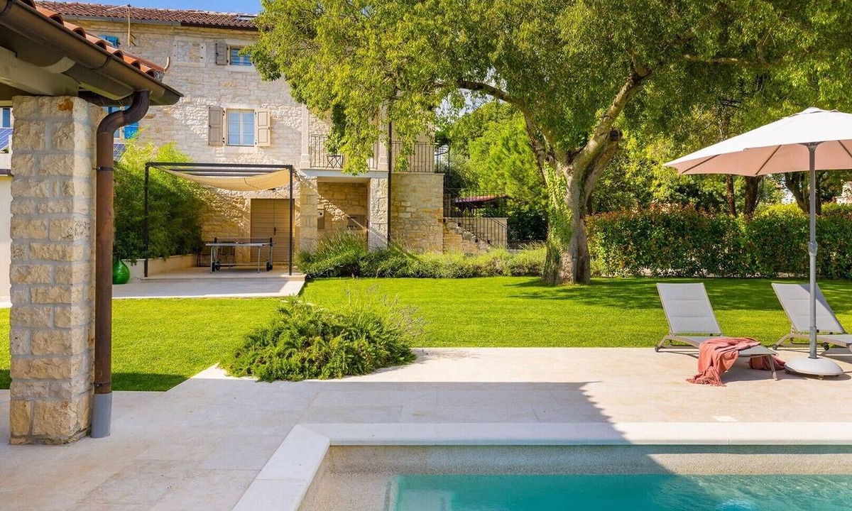 Baderna Villa | Beautiful 2 bedroom villa with large pool