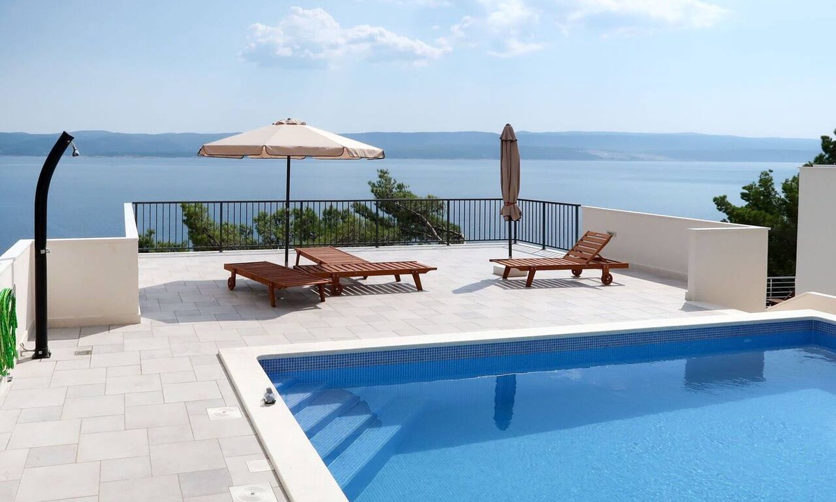 Marusici Apartment | Beautiful apartment for 7 guests with WIFI, pool, A/C, TV and balcony