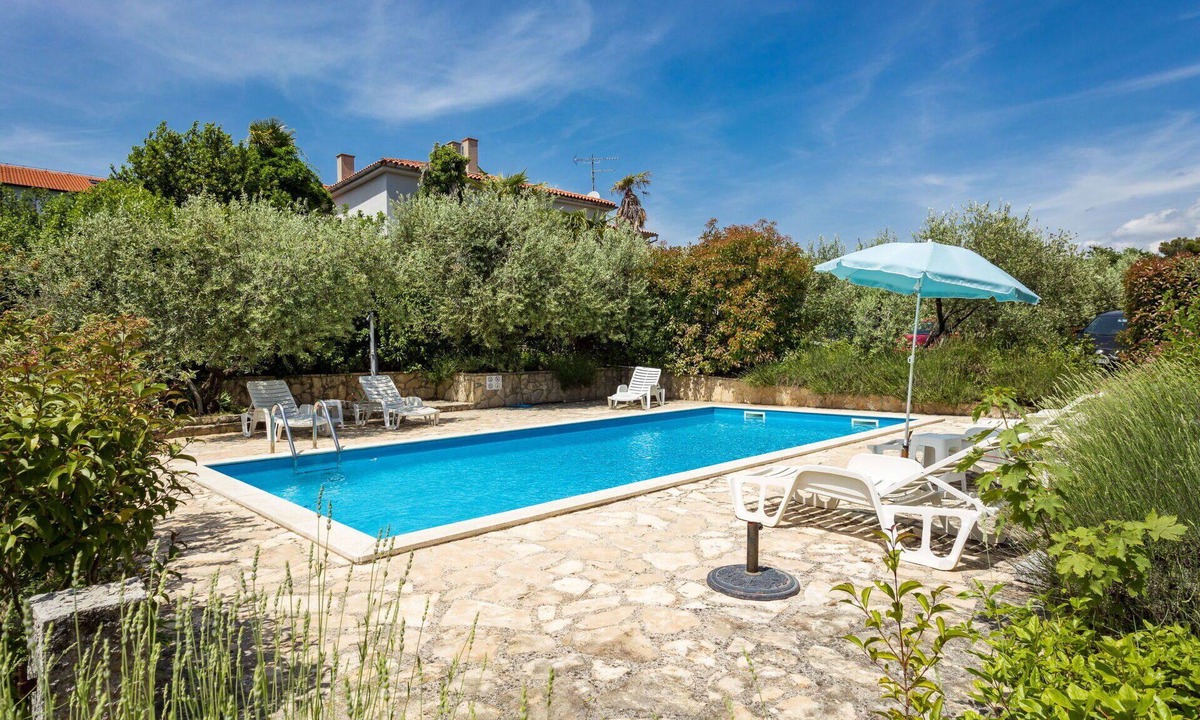 Frata Apartment | Beautiful apartment for 8 guests with A/C, WIFI, pool, TV, terrace and pets allowed