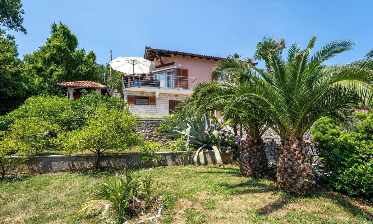 Medveja Apartment | Beautiful apartment for 6 guests with A/C, WIFI, TV and patio