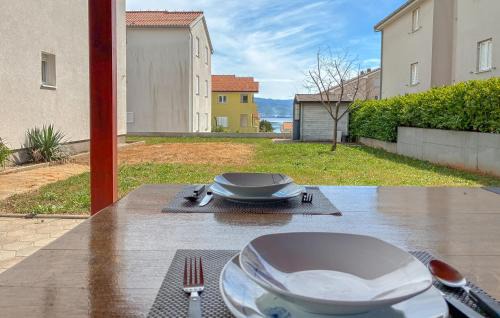 Cizici Apartment | Beautiful Apartment In Cizici With Wifi