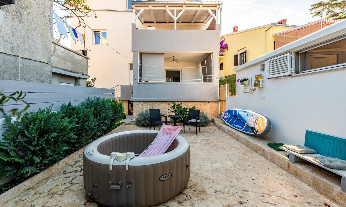 Preko Apartment | Beautiful apartment in Preko with house sea view