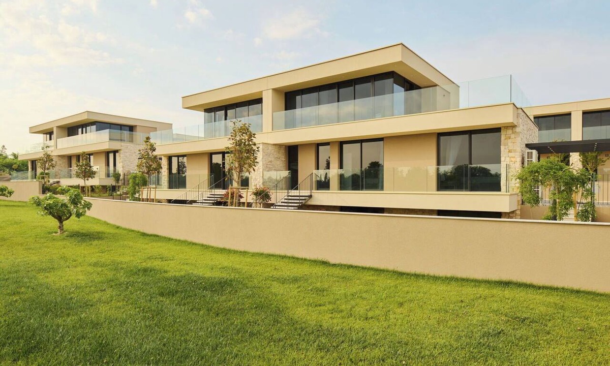 Savudrija House | Beautiful apartment in villa for 8 guests with A/C, WIFI, hot tub, pool, TV and terrace
