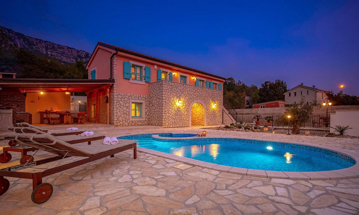 Grizane House | Beautiful home in Grizane with sauna