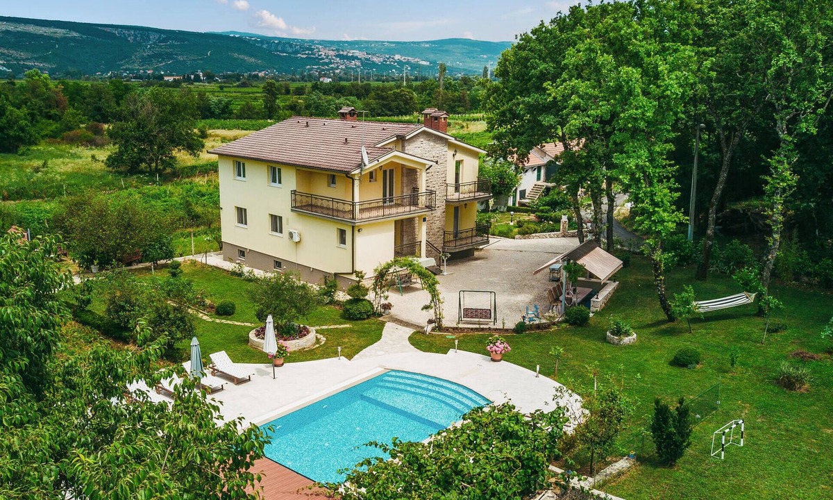 Prolozac House | Beautiful home in Grubine