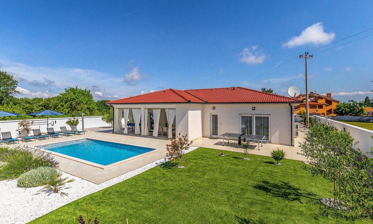 Kavran House | Beautiful home in Kavran with private swimming pool, can be inside or outside