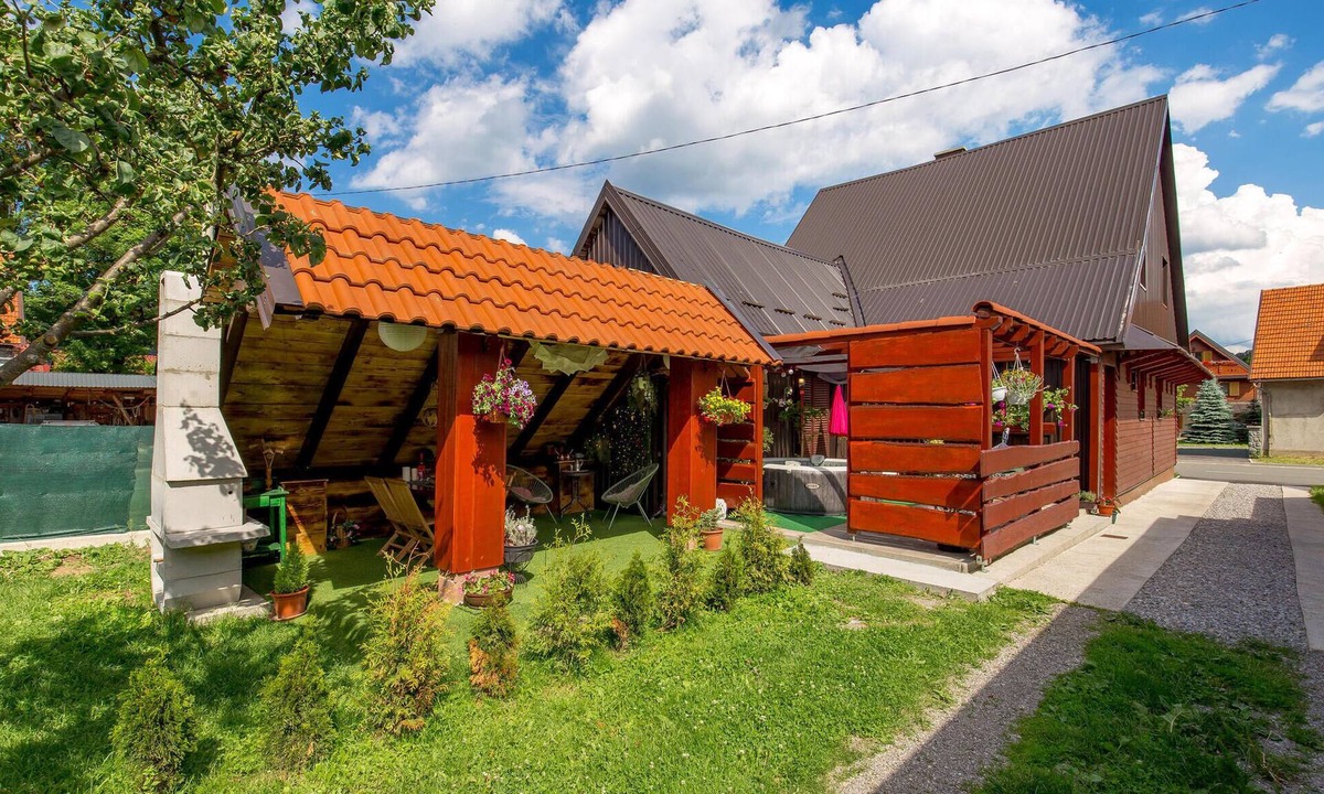 Mrkopalj House | Beautiful home in Mrkopalj with sauna