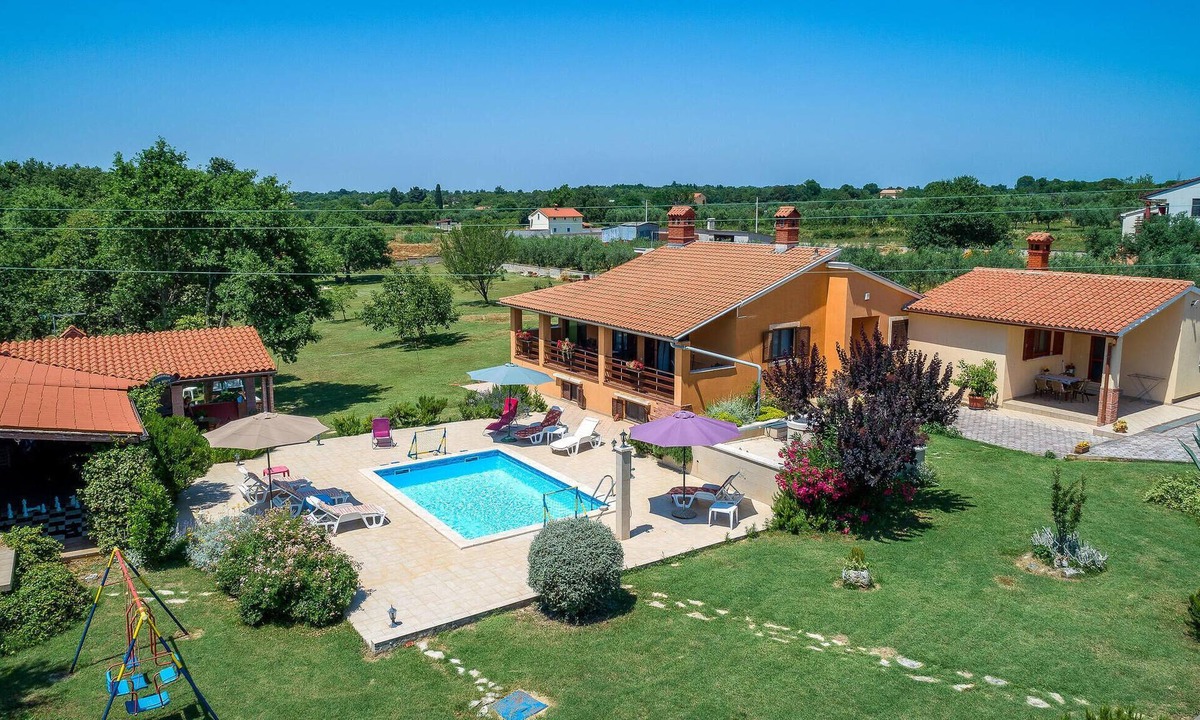 Muntic House | Beautiful home in Muntic