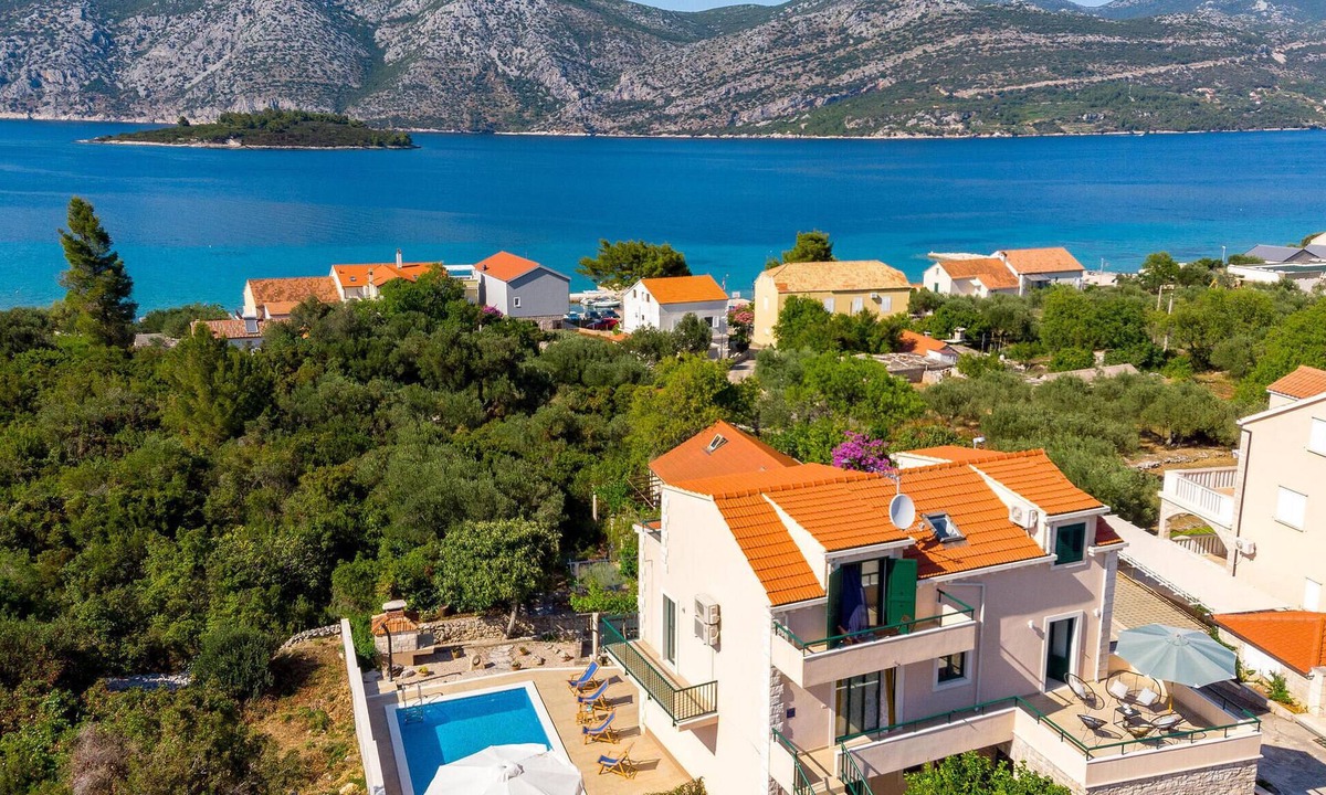 Kneza House | Beautiful home in Pupnat