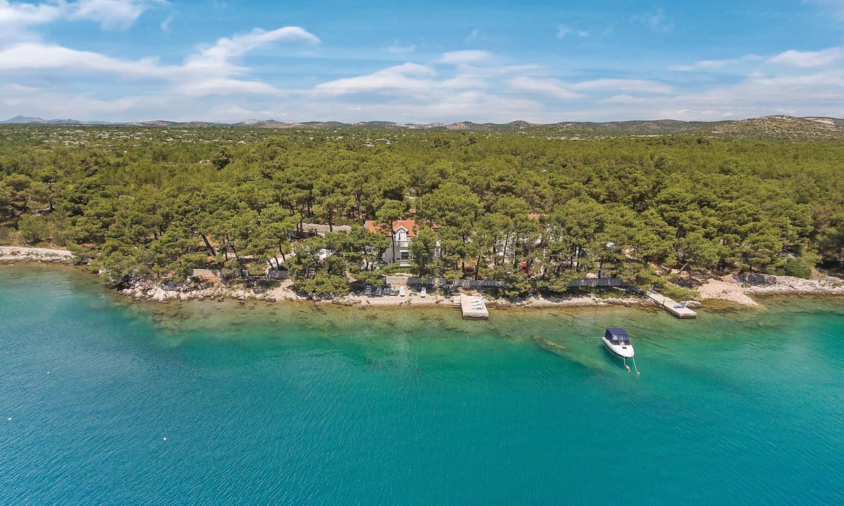 Sibenik House | Beautiful home in Sibenik with WiFi