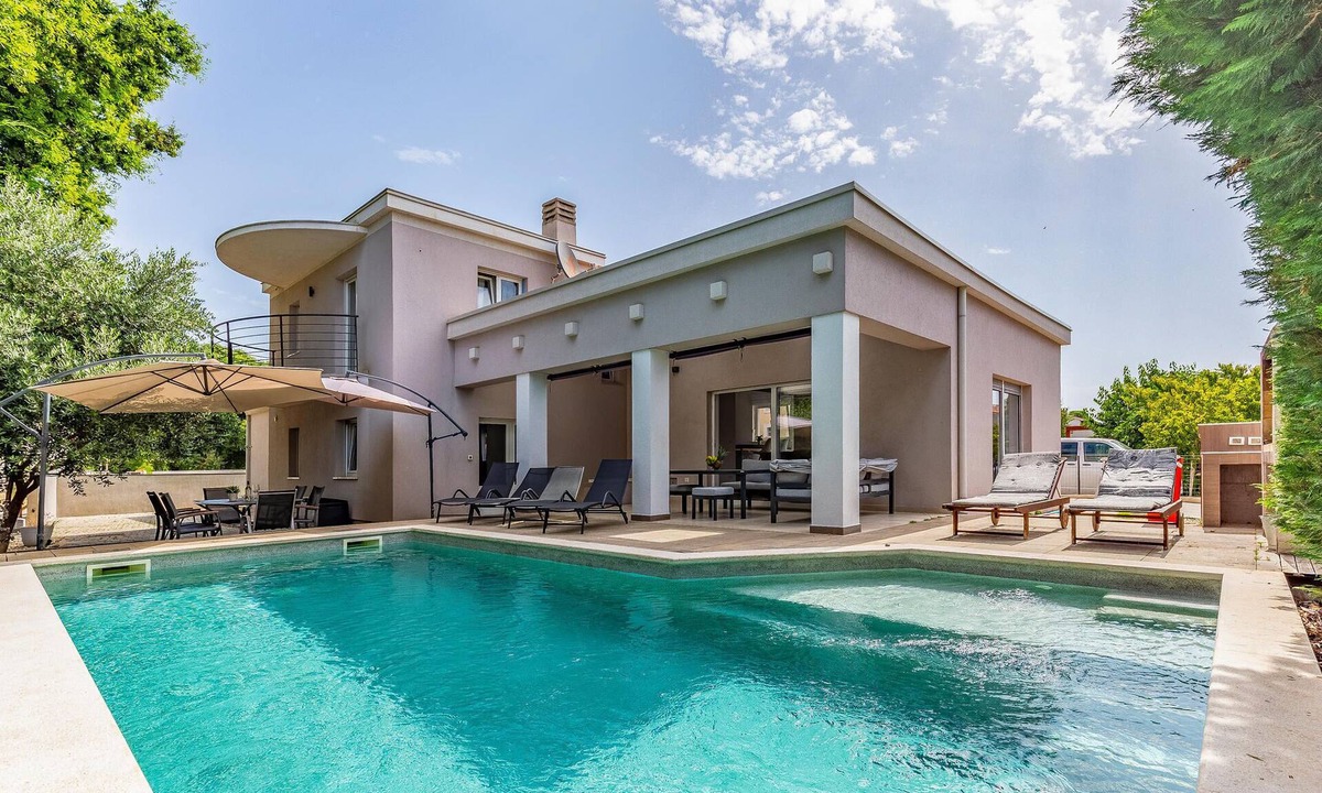 Sisan House | Beautiful home in Sisan