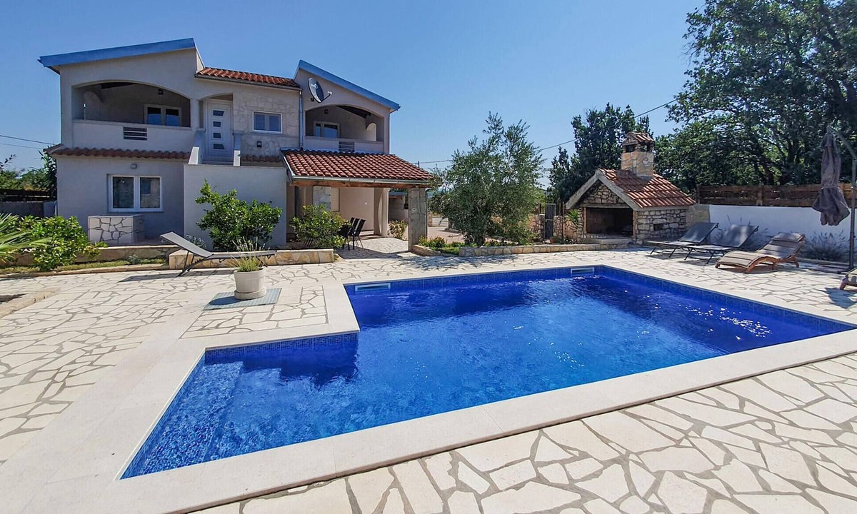 Sveti Filip i Jakov House | Beautiful home in Sukosan