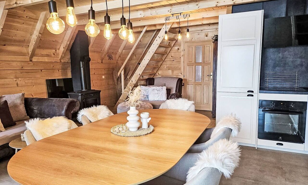 Lovinac House | Beautiful private villa for 4 people with WIFI, A/C, hot tub, TV, terrace and pets allowed