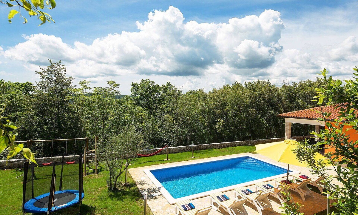 Trget House | Beautiful private villa for 8 people with A/C, private pool, WIFI, TV, terrace and pets allowed