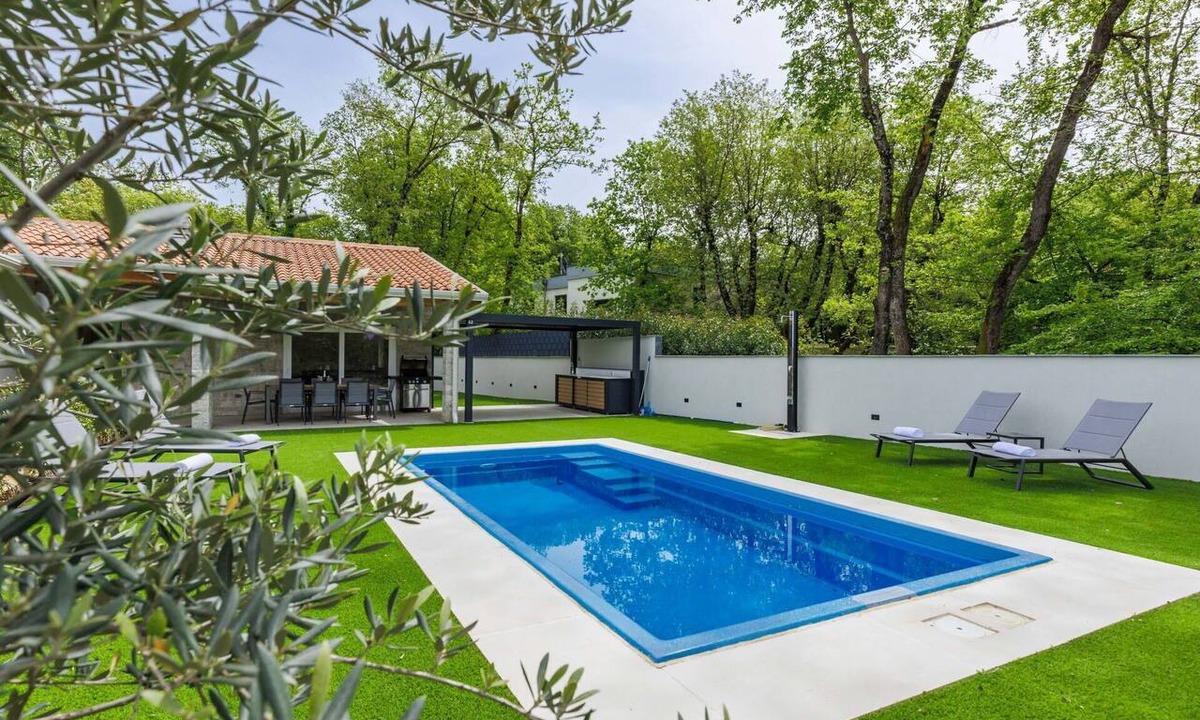 Babici House | Beautiful private villa for 8 guests with WIFI, A/C, private pool, TV and terrace