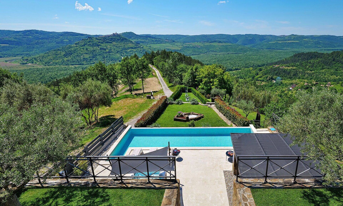 Golubici Villa | Beautiful private villa with hot tub, private pool, A/C, WIFI, TV, terrace and panoramic view
