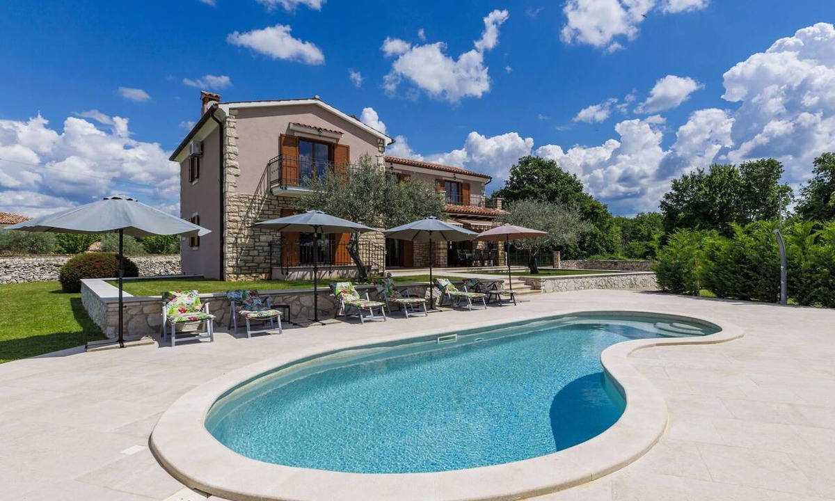 Vosteni Villa | Beautiful private villa with WIFI, A/C, private pool, TV, terrace, pets allowed and panoramic view