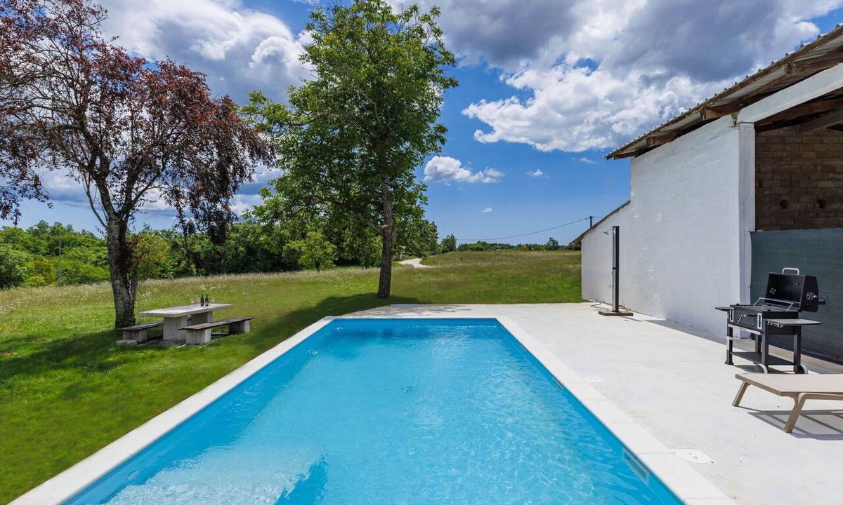 Katun Lindarski House | Beautiful private villa with A/C, WIFI, hot tub, private pool, TV, terrace and pets allowed